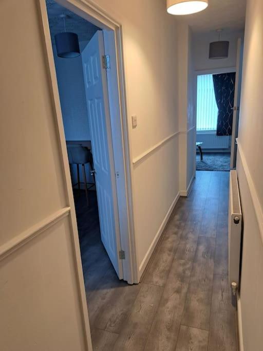 1 Bed Apart Dowlais ภายนอก รูปภาพ